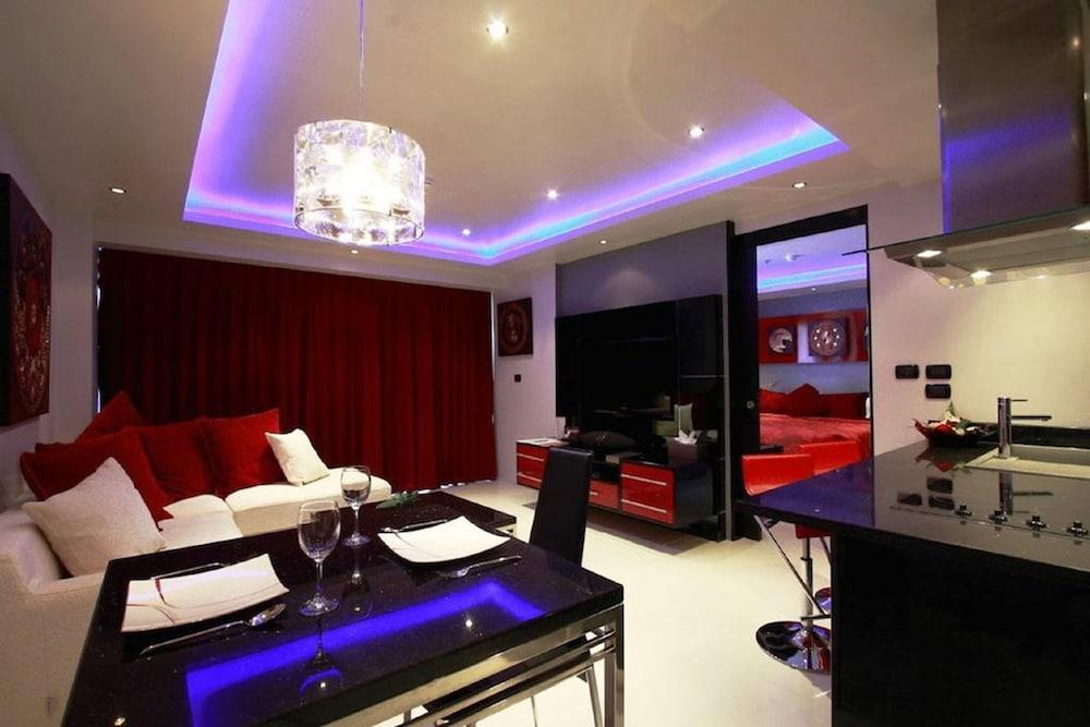 Absolute Bangla Suites Patong Екстер'єр фото